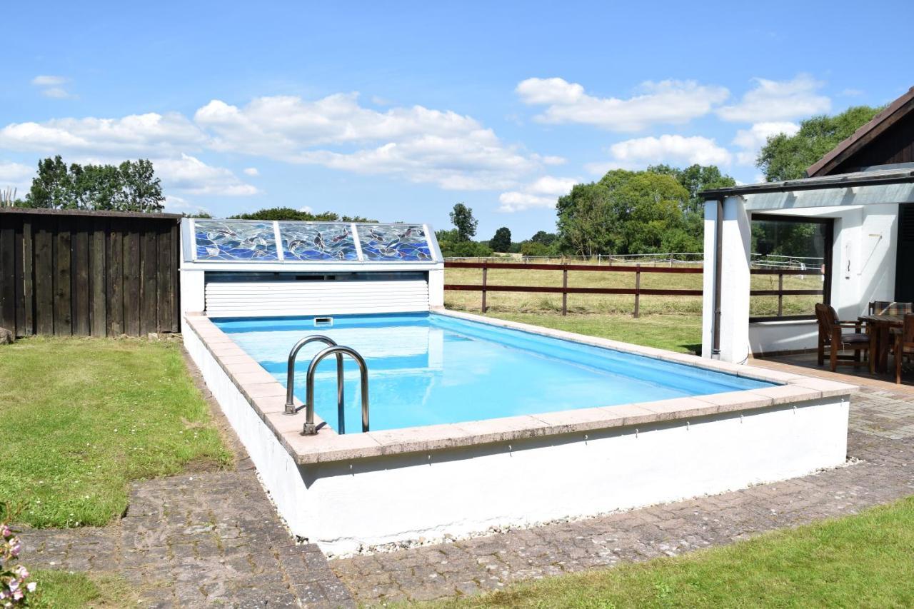 Landhaus Hideaway Mit Aussenpool, Sauna Und Kamin Bosau المظهر الخارجي الصورة