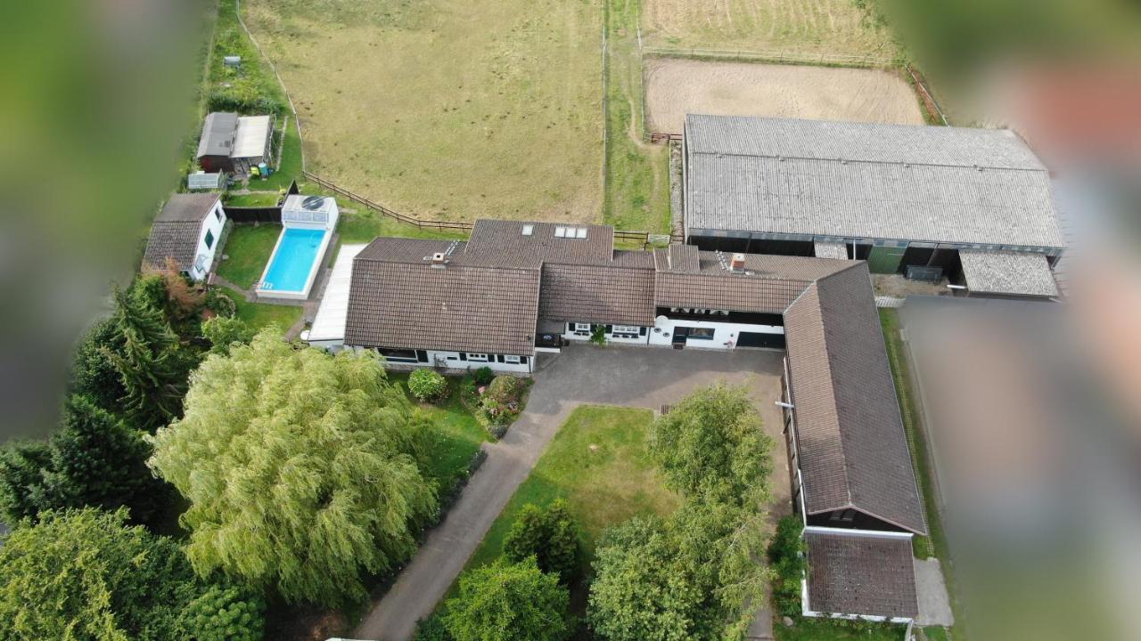 Landhaus Hideaway Mit Aussenpool, Sauna Und Kamin Bosau المظهر الخارجي الصورة