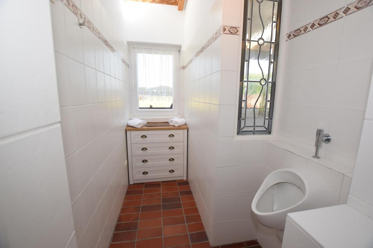 Landhaus Hideaway Mit Aussenpool, Sauna Und Kamin Bosau المظهر الخارجي الصورة