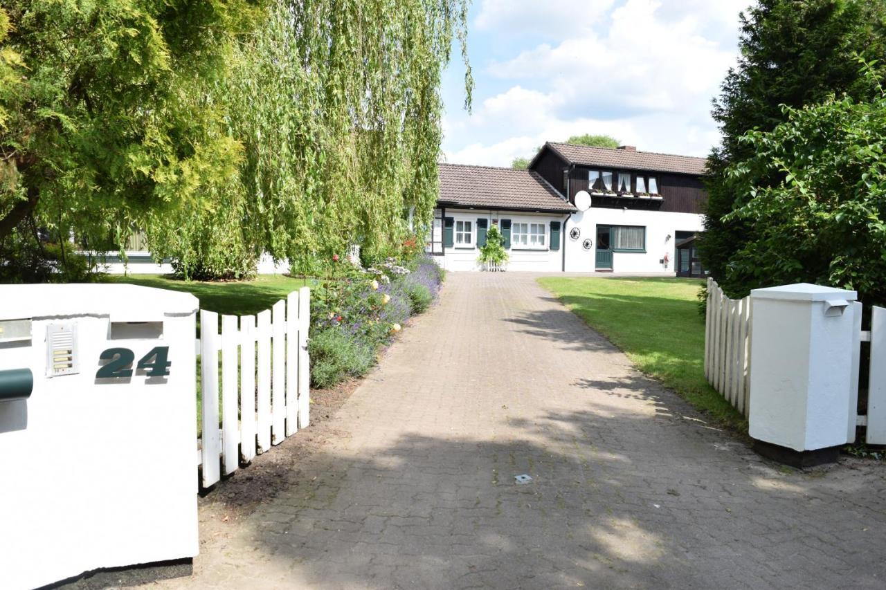 Landhaus Hideaway Mit Aussenpool, Sauna Und Kamin Bosau المظهر الخارجي الصورة