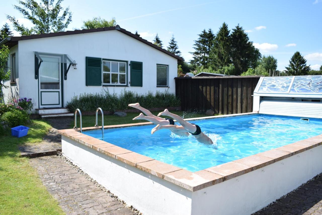 Landhaus Hideaway Mit Aussenpool, Sauna Und Kamin Bosau المظهر الخارجي الصورة
